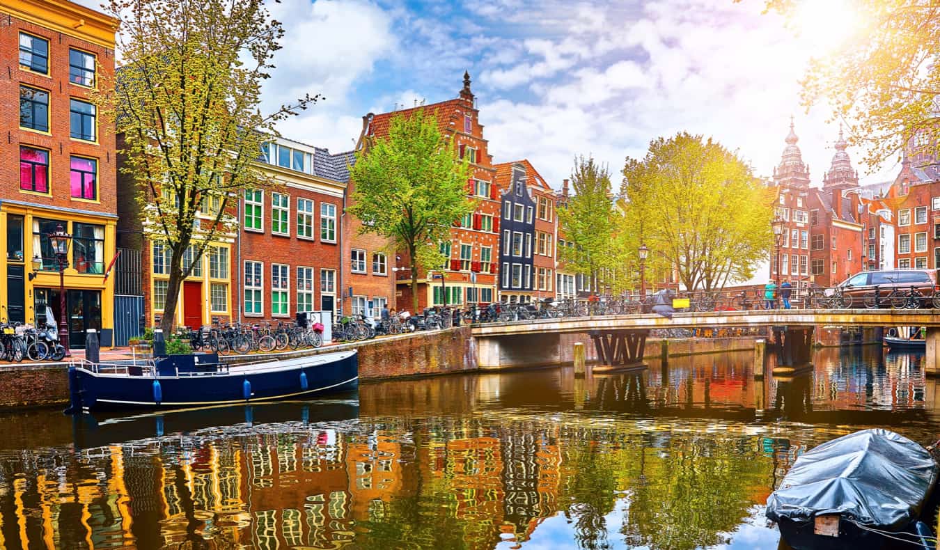places to stay amsterdam        <h3 class=